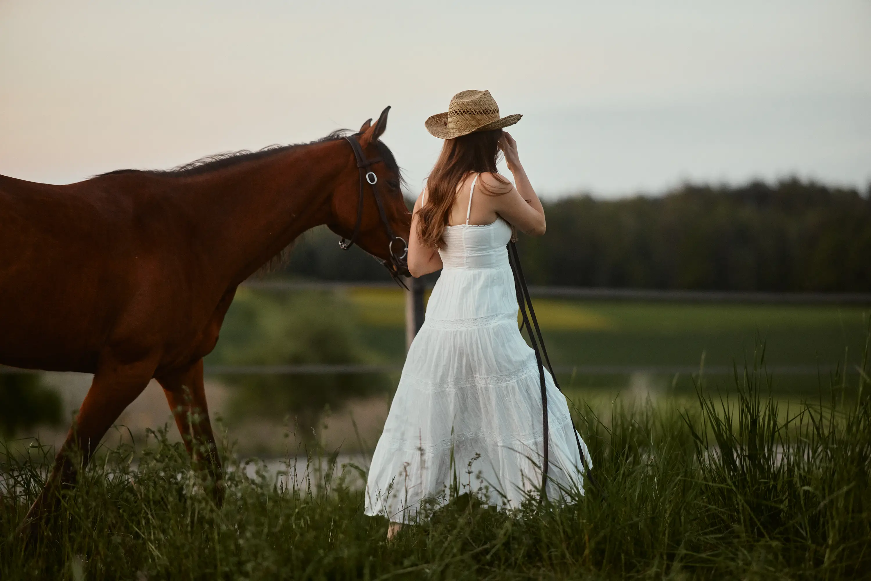 Conceptual photography with Amber Rae by Simeon Waelti