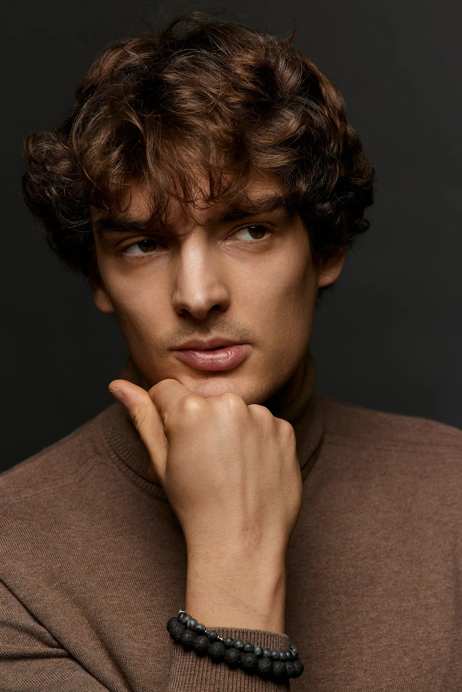Studio photography session with Jan Luca by photographer Simeon Wälti in Zürich