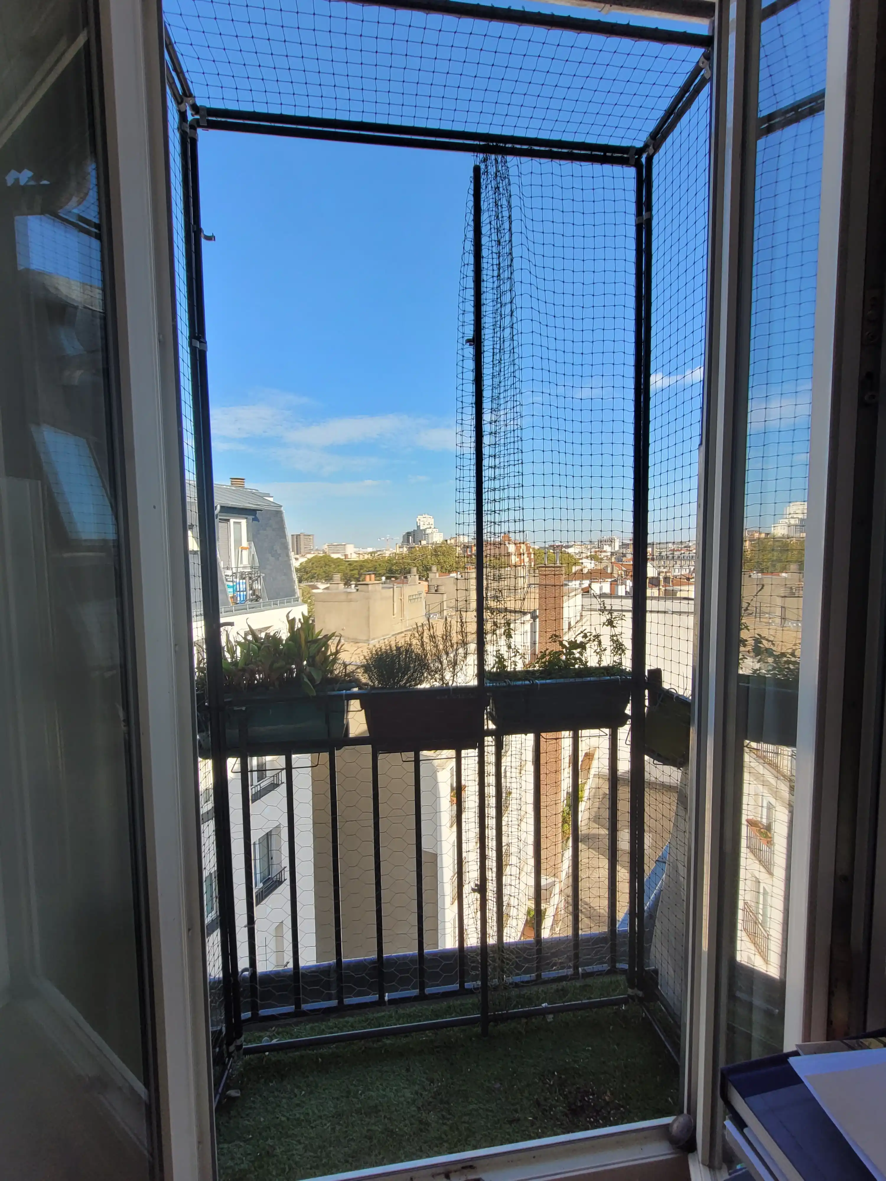 Balcon sécurisé pour chat avec cadre et filet ouvrant