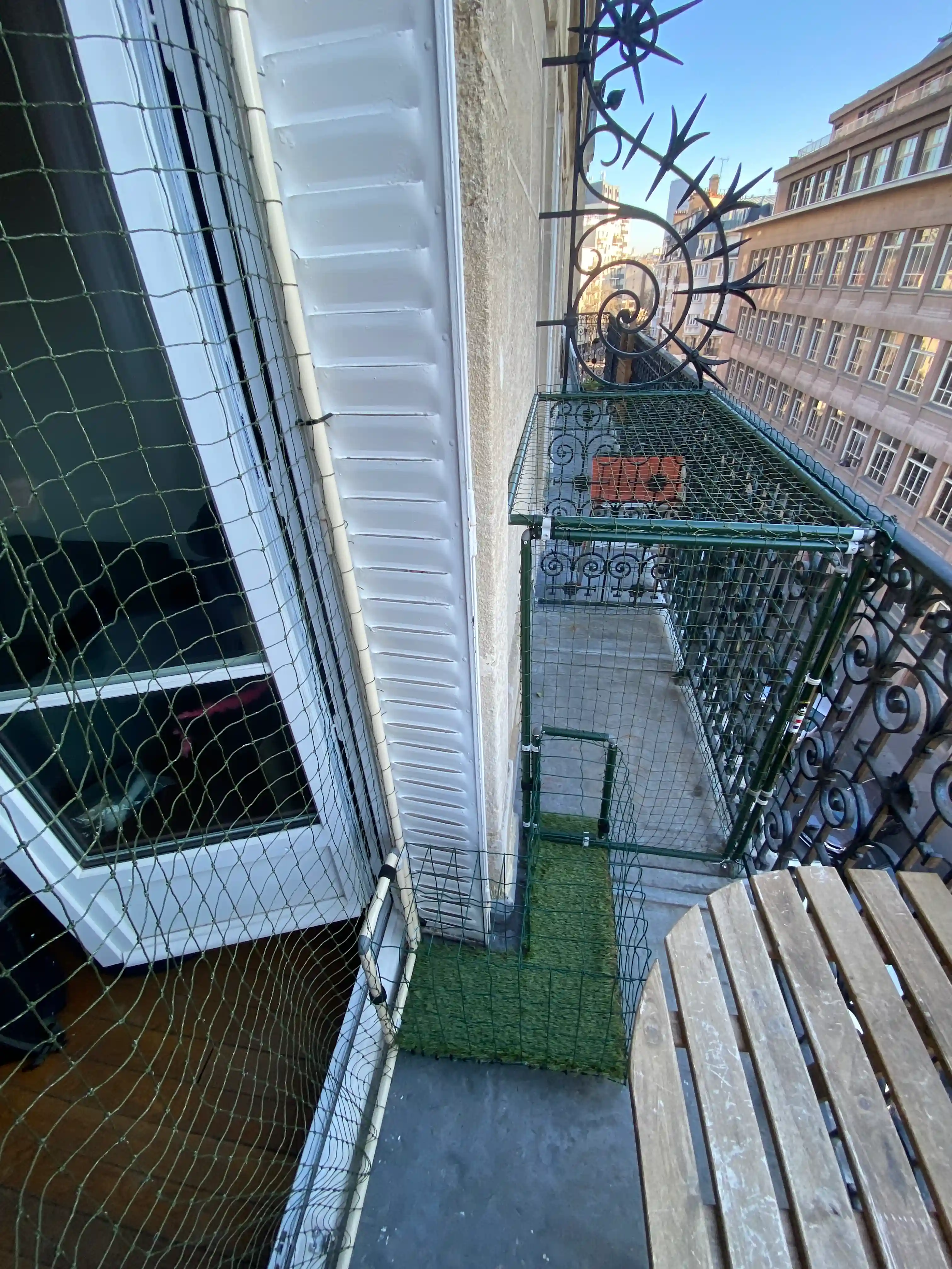 Enclos de balcon avec filet de protection pour chat