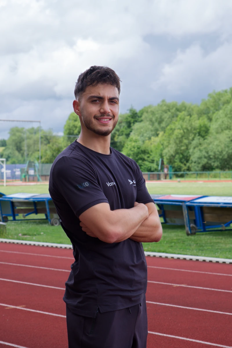 Photo de coach sportif modifiée