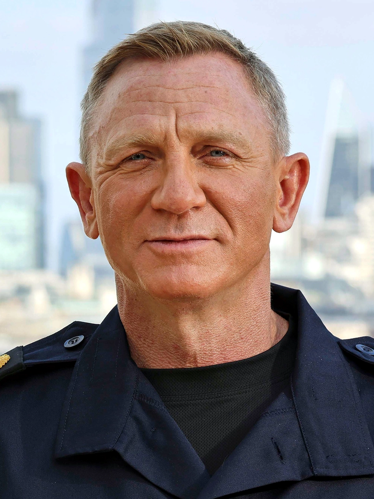 before daniel craig chipped tooth in bond movie