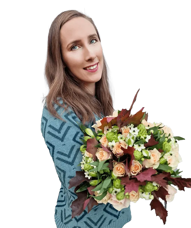 Jannicke holder blomsterbukett