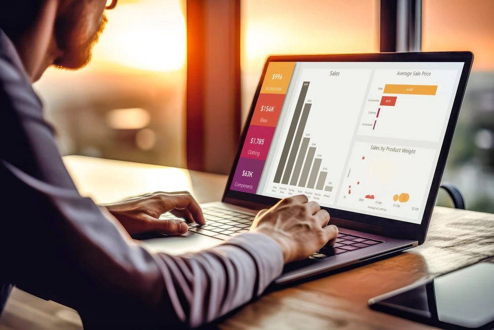A man using Power BI
