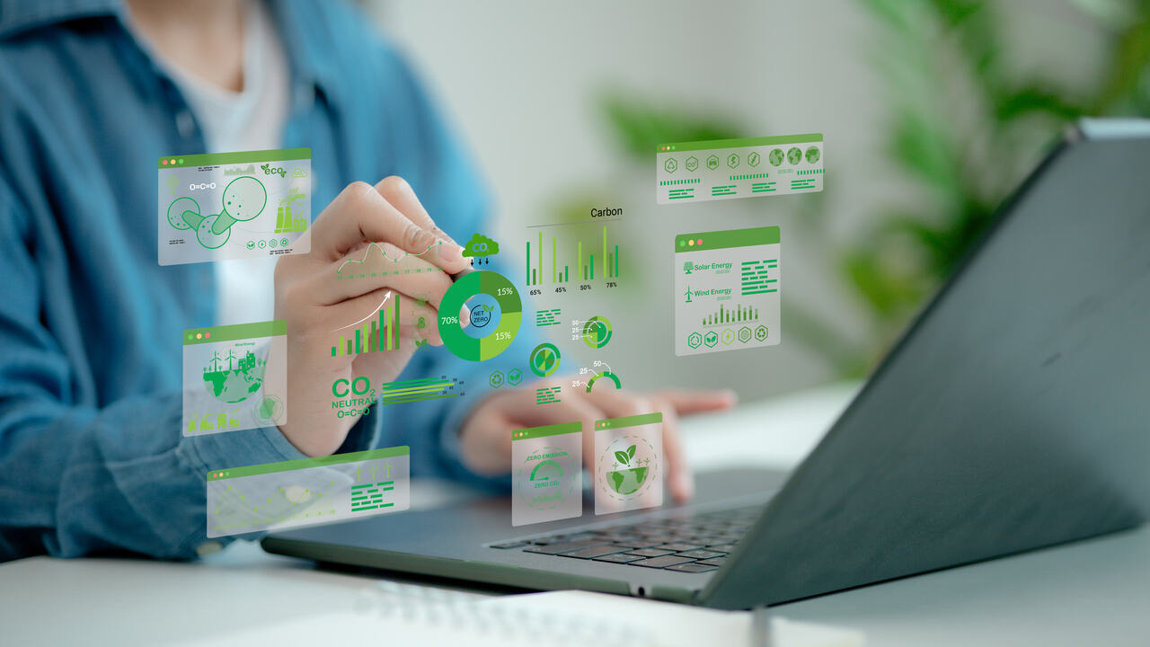 Gestão de riscos e compliance com dashboards ESG e indicadores de sustentabilidade em ambiente corporativo digital.