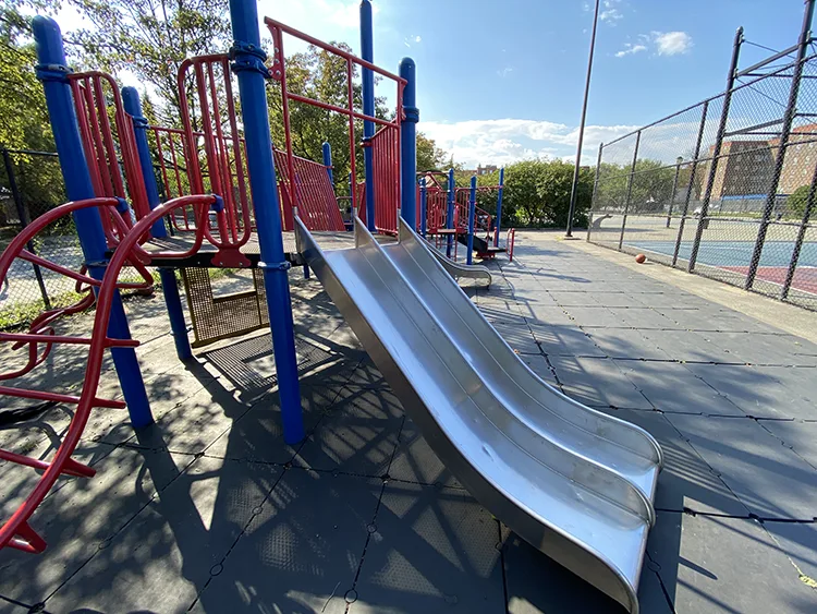 Same slides, different angle, at the bush clinton playground, yes this playground was small and boring