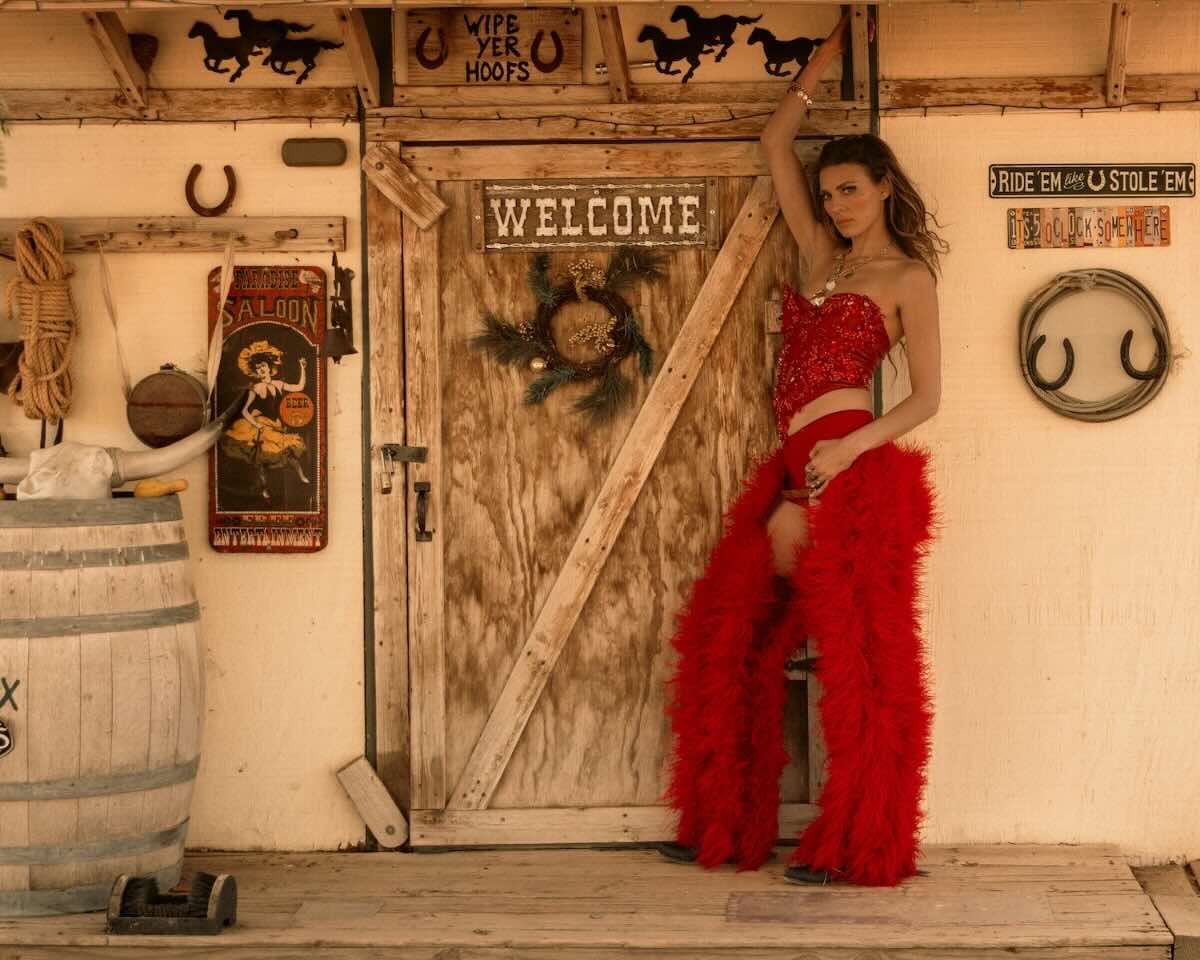 Twinnie, "Giddy Up" press kit, August 2025