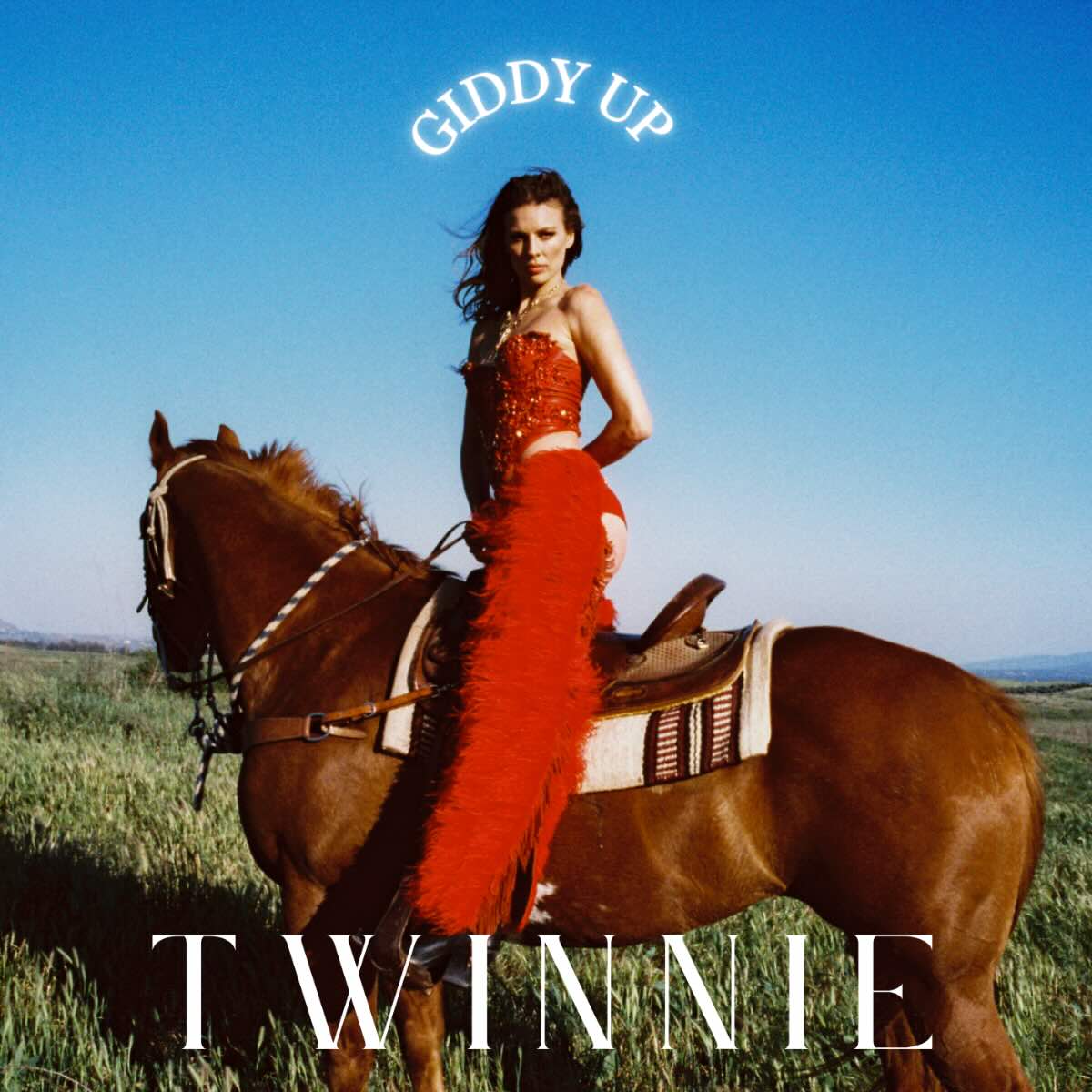 Twinnie, "Giddy Up" single cover art