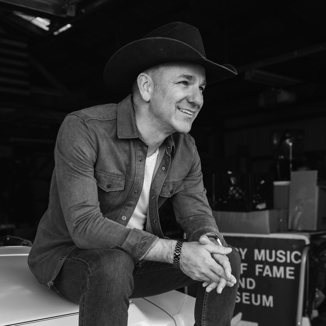 Craig Campbell "Keep Them Kisses Comin'" cover art