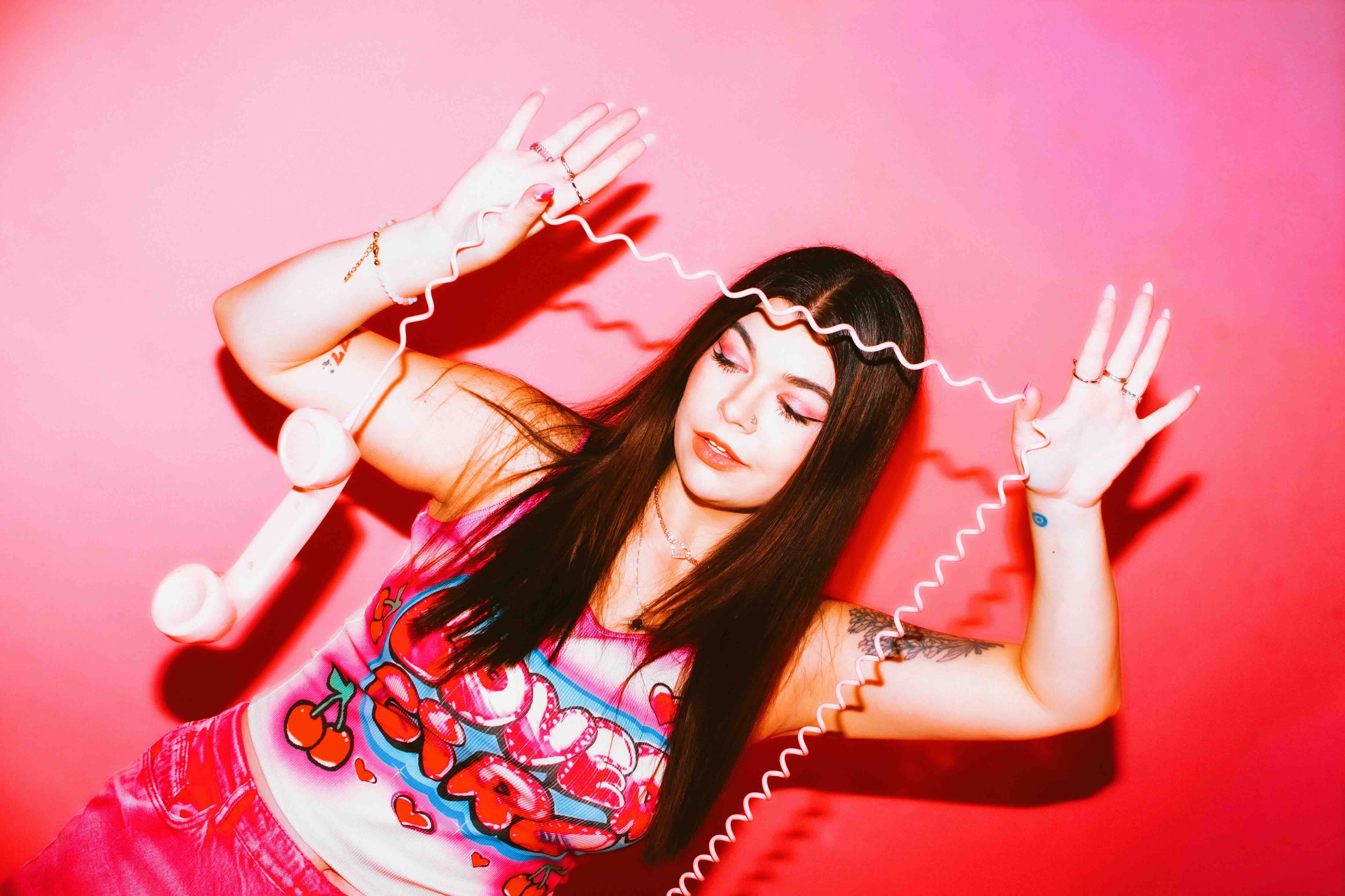 Xoë Miles, "Somebody's Someone" press kit