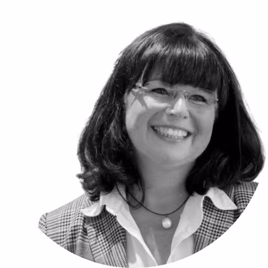 Kristina Muth unterstützt Teams bei Lern- und Veränderungsprozessen in agilen Kontexten.