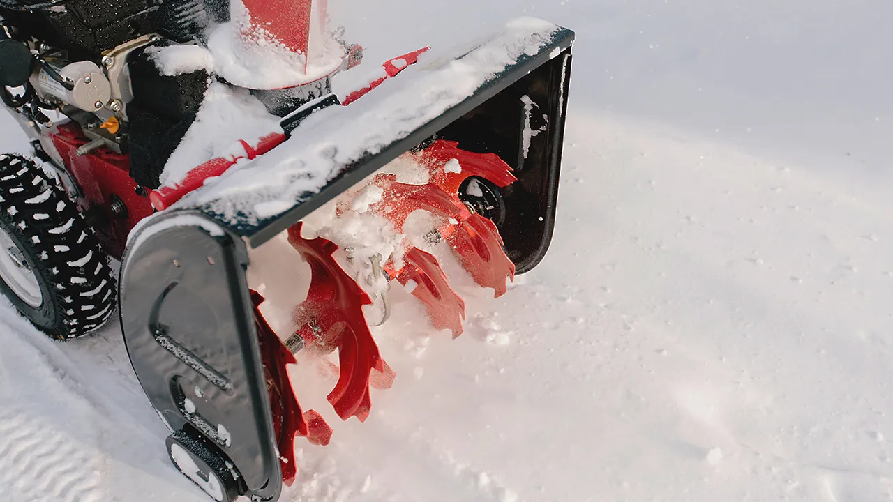 Winter snow blowing service Cornwall Ontario