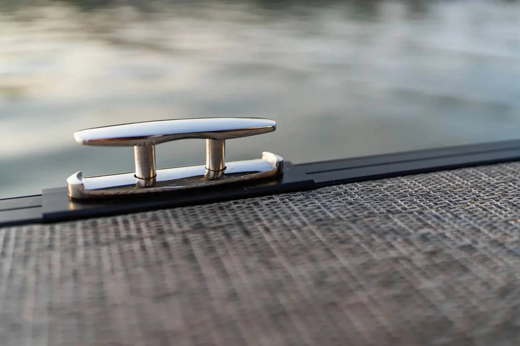 Wakesurfing with daugther in between legs laughing