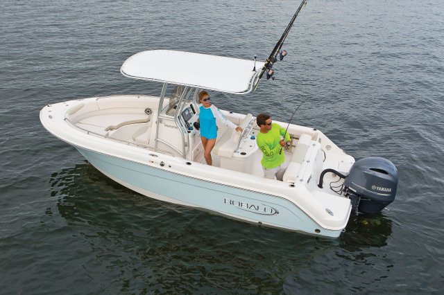 2022 Robalo R222 Center Console at Nautical Boat Club Key West