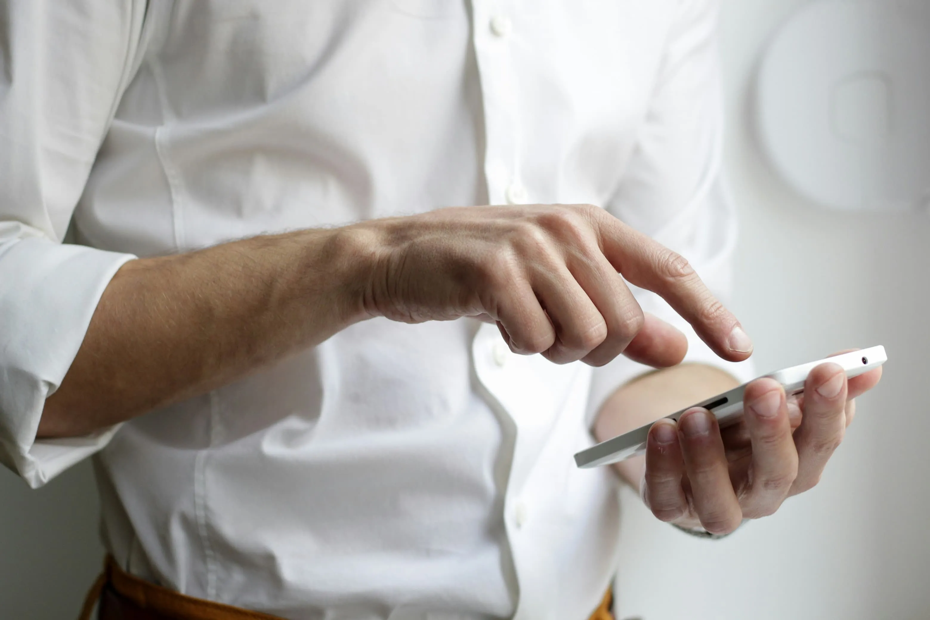 A Closer Look at Mobile Application Architectures for Different Platforms