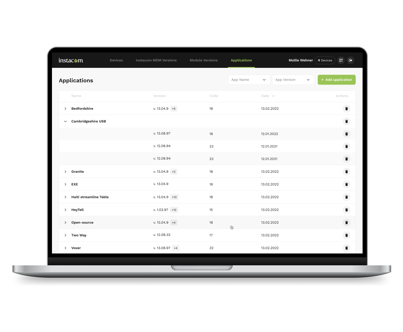 AI meeting summary slide showing quarterly cloud migration Q2 with participant names, meeting transcript excerpt, coach advice, and automatic AI data analytics details.