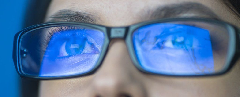 Your New Eyeglasses Might Be Making You Depressed
