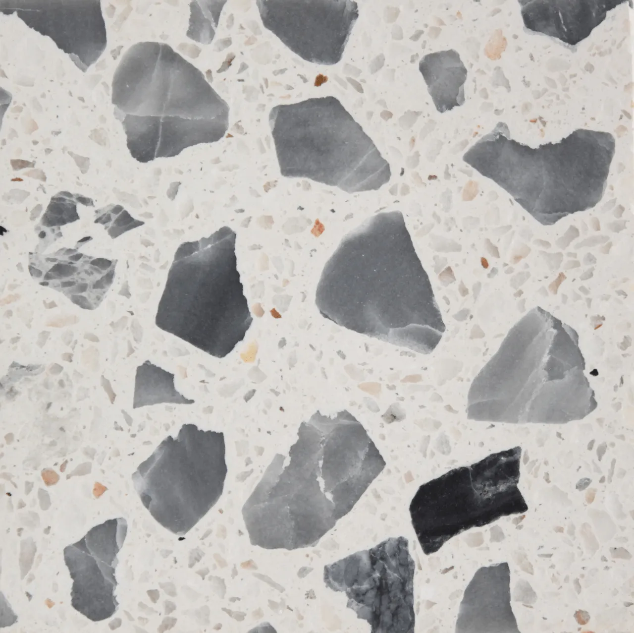  terrazzo personalizado com pedra granito nas cores azul, cinzento e preto que contrasta com a base em branco / unique terrazzo sample with granite stone in blue and gray colors that contrasts in the white background color. 
