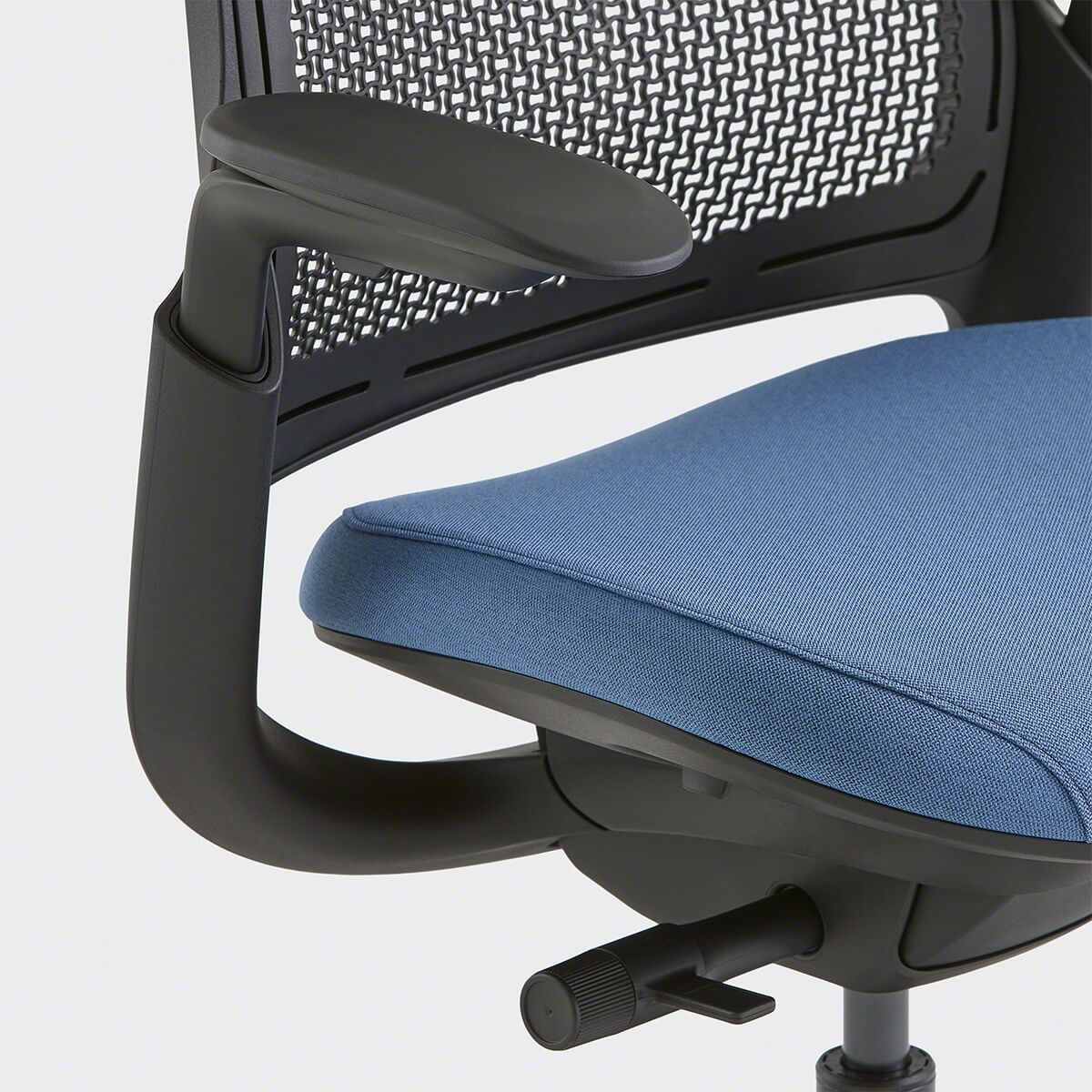 Steelcase Think Adjust Seat Depth