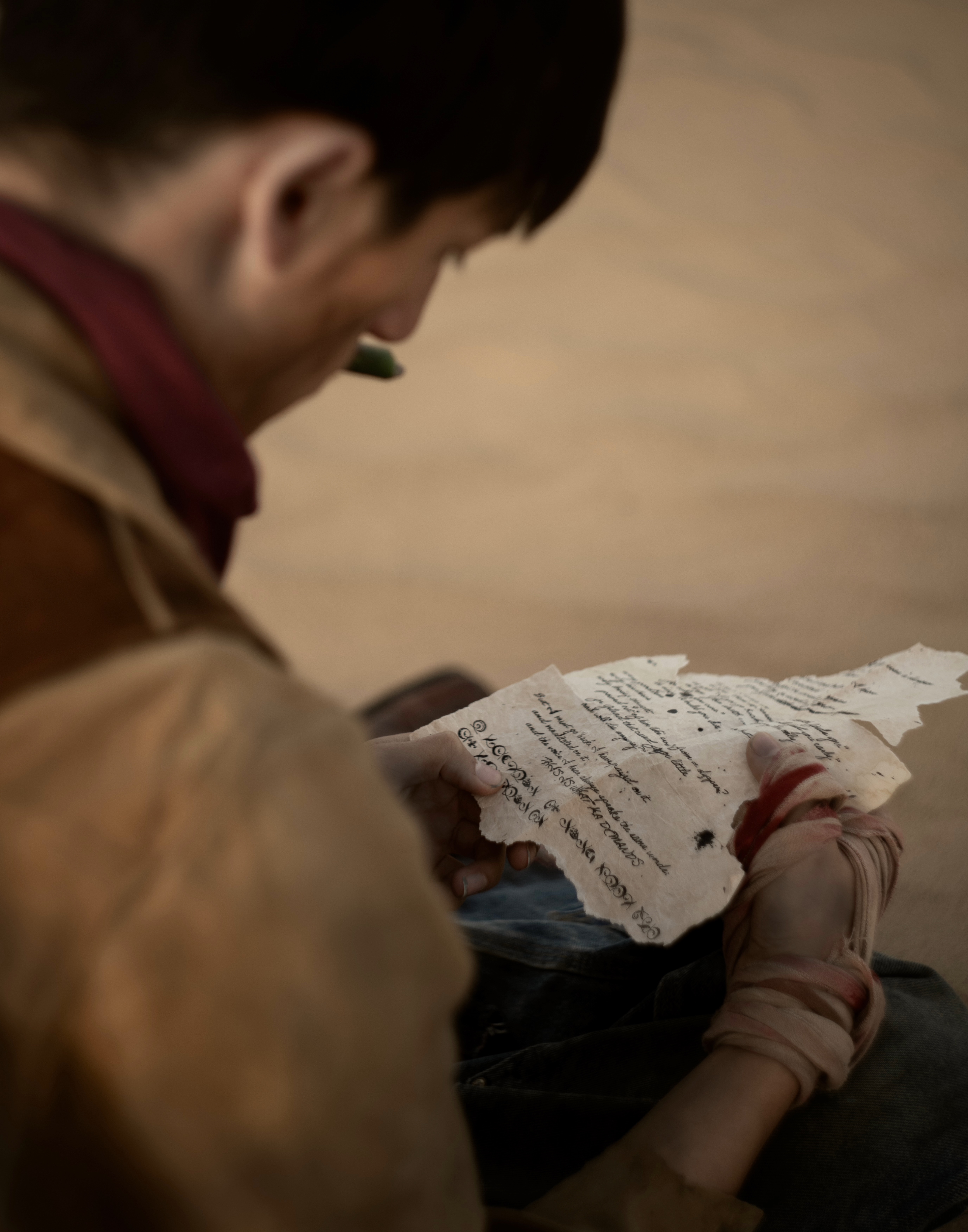 Reading Gabrielle Deschain's letter