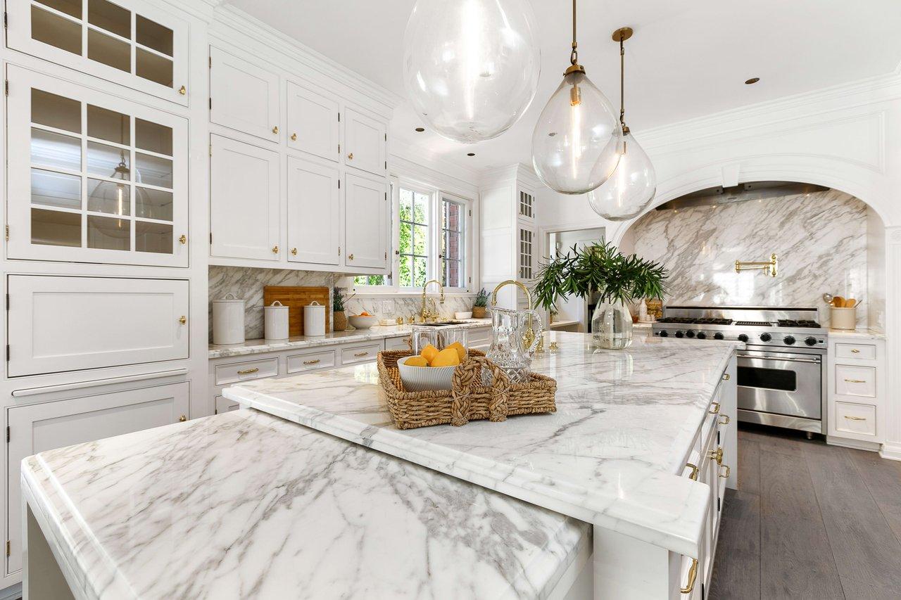 Natural Stone Maintenance Before the Holidays: What Homeowners Should Check Now