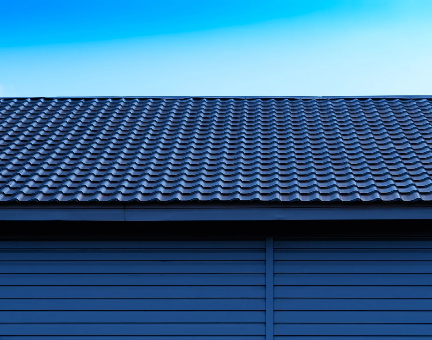 Elevate Your Home with a Splash of Color: The Advantages of Colored Metal and Tin Roofs