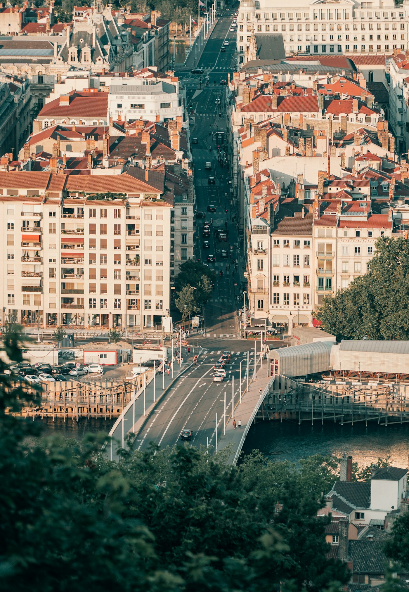 Vue aérienne de Lyon, bassin d'emploi de la région Auvergne-Rhône-Alpes