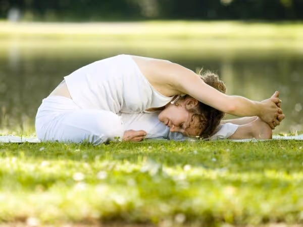 فلسفه یوگا و انعطاف‌پذیری عصبی: کشف حقیقت‌های مشترک