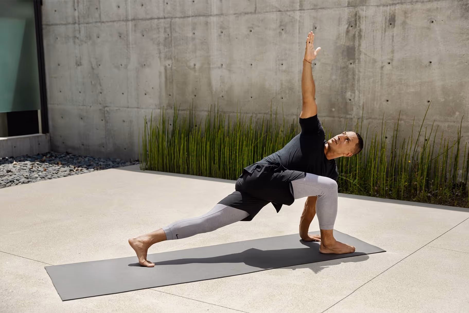 ورزشکارانی که یوگا تمرین می‌کنند، اعتماد بیشتری به بدن خود پیدا می‌کنند