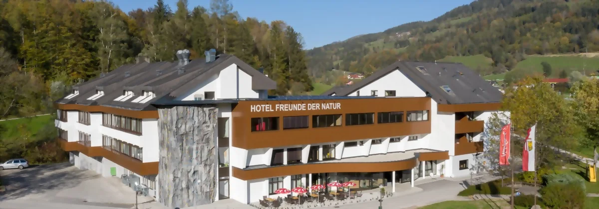 Hotel Freunde der Natur in Spital am Pyhrn, Wiesenweg 7 in Oberösterreich. Hier finden die Frühlingsschule, Sommerschule und Winterschule jedes Jahr statt.
