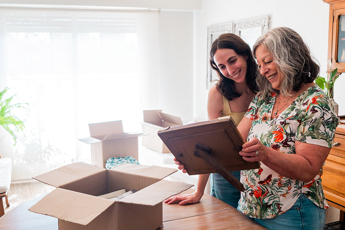 How to Simplify Life: Decluttering Tips