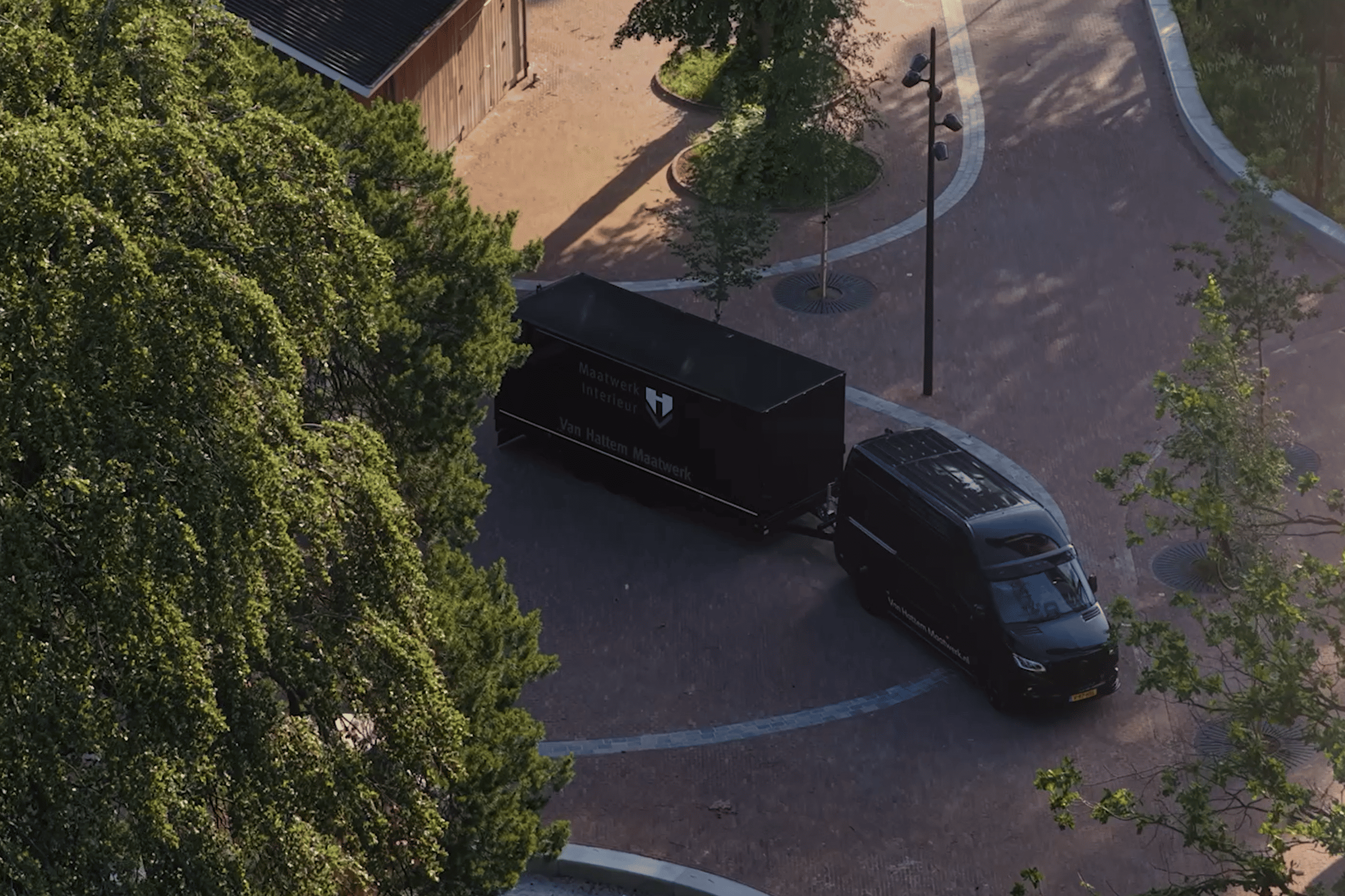 Luchtfoto gesloten aanhangwagen