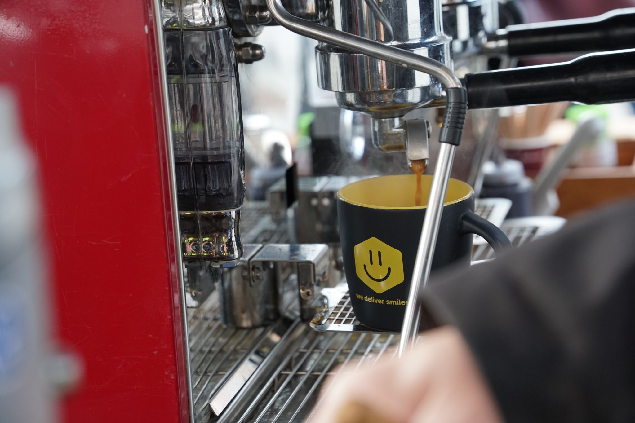 Coffee being prepared in Urbify coffee mug