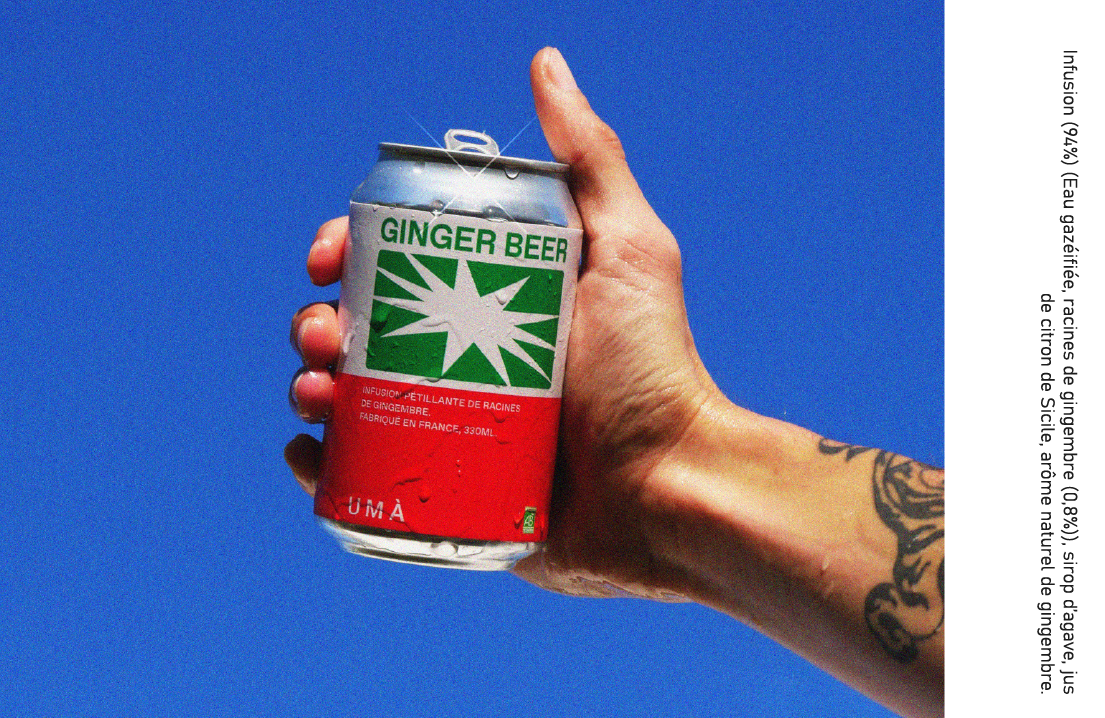 Ecriture descriptive du produit avec une photographie du produit tenu dans la main