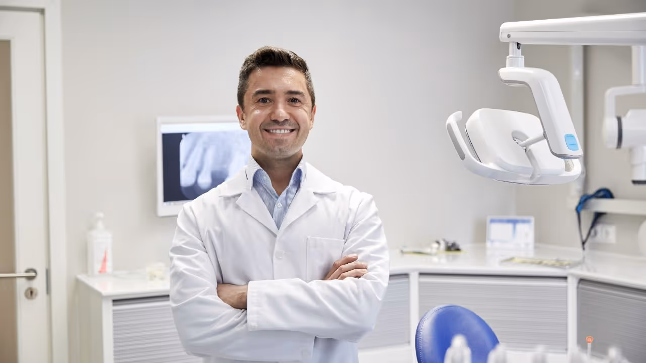 Dentiste ou chirurgien-dentiste : y a-t-il une vraie différence ?