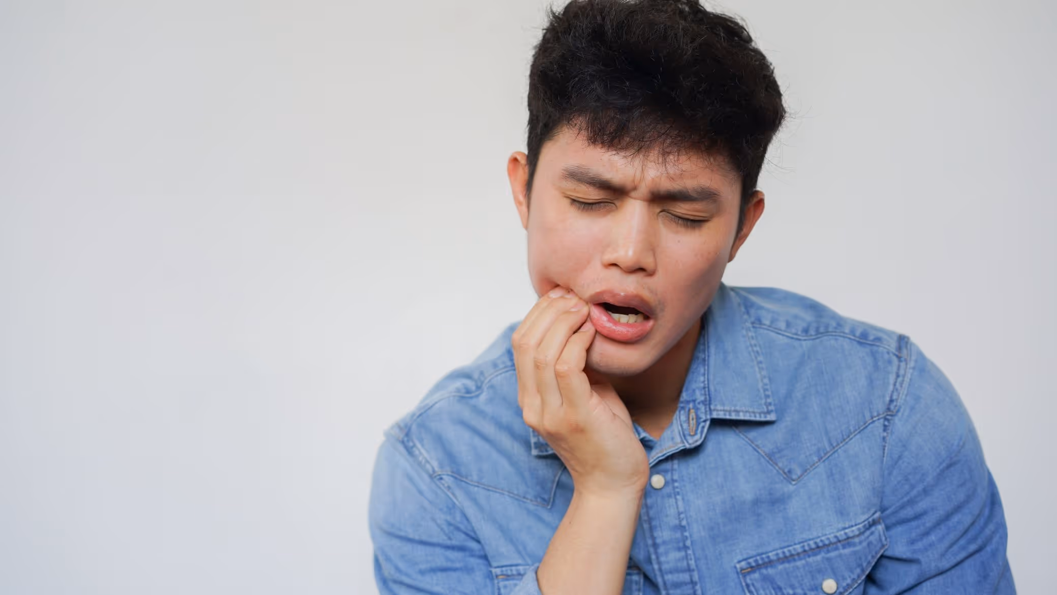 Dents de sagesse : symptômes, extraction et récupération