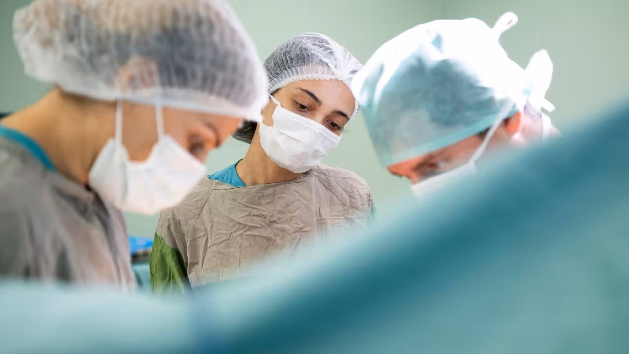Chirurgie orale : définition, actes, praticiens et formation