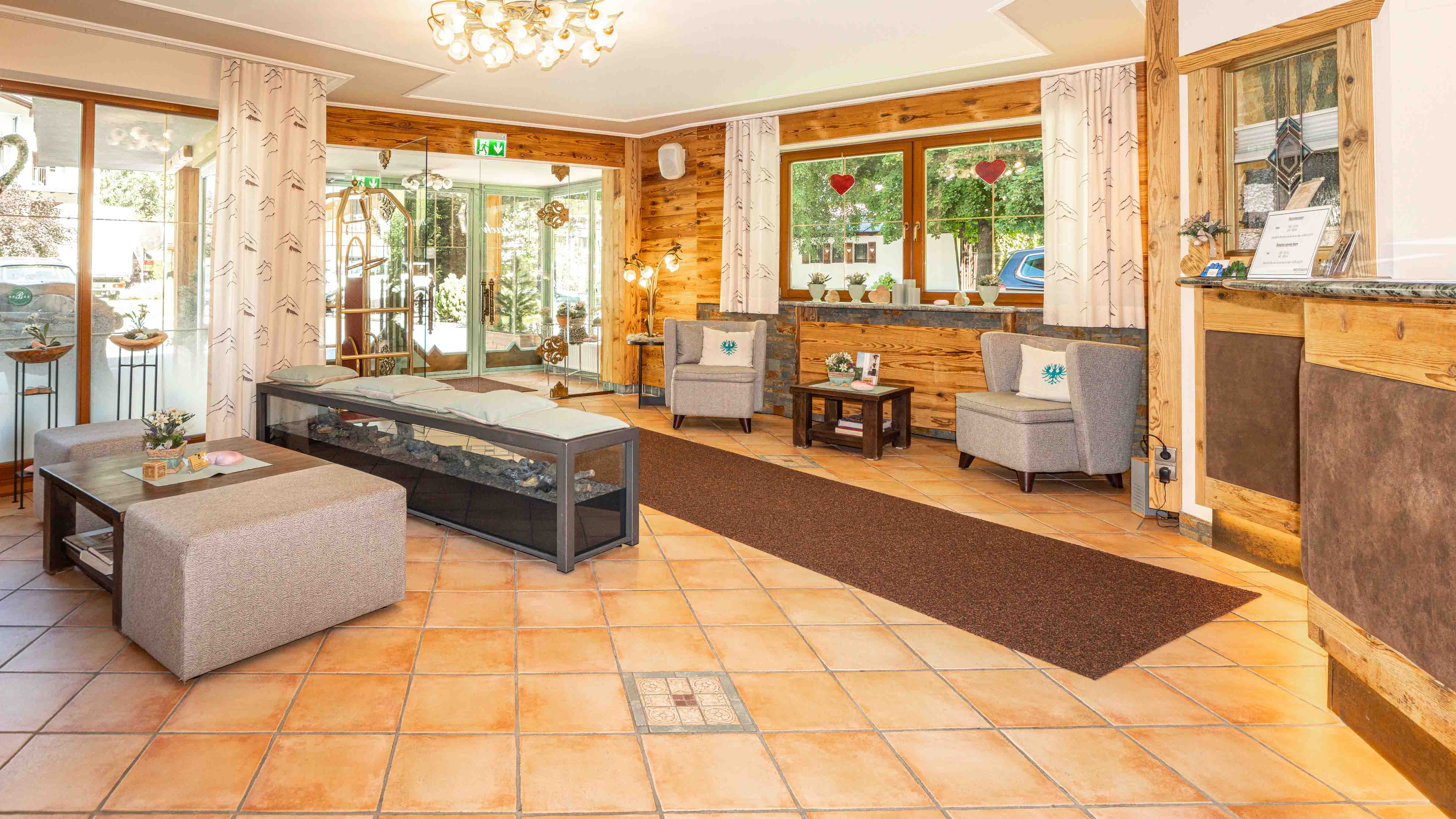Entrance & Reception