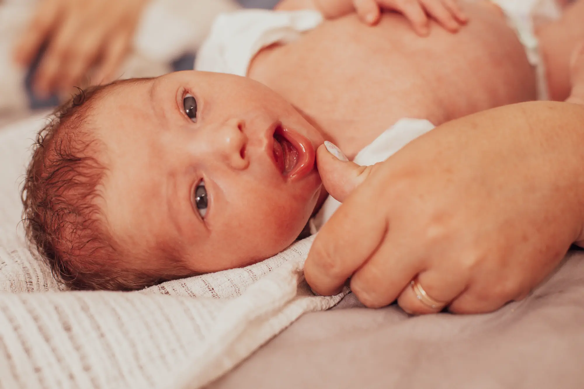 How to Tell If Your Baby Has a Tongue Tie: Signs Parents Shouldn’t Ignore