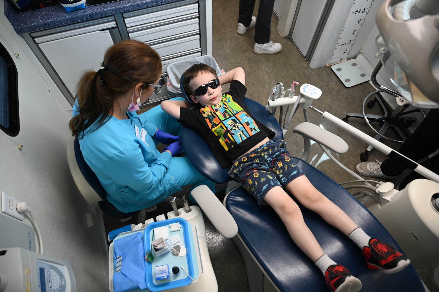 kids playing tug of war