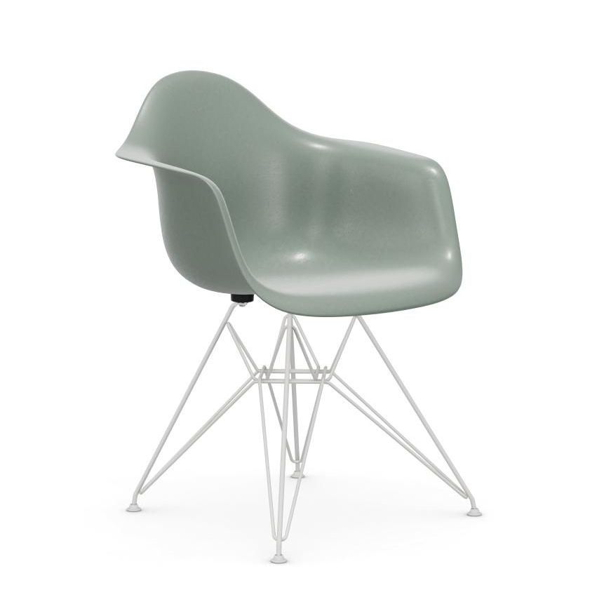 Eames Fiberglass Armchair DAR