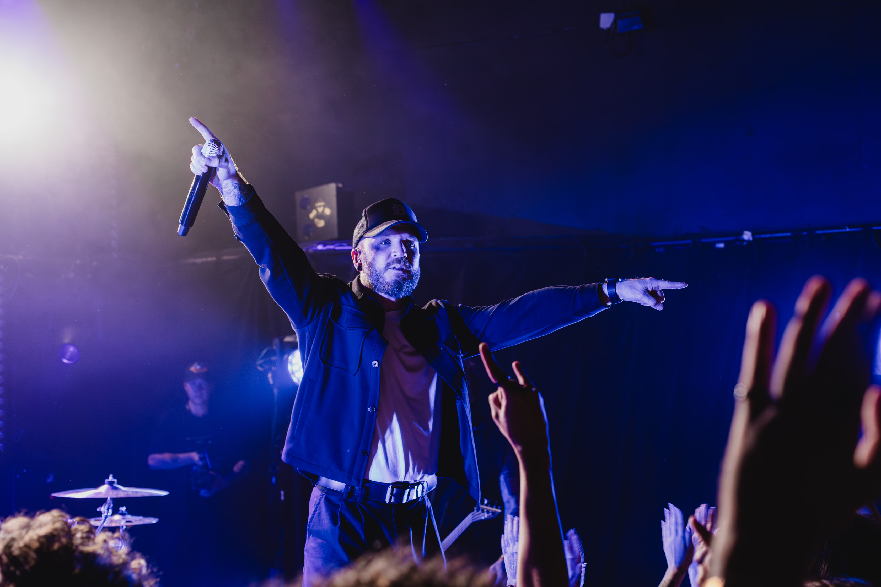 WE CAME AS ROMANS A LA CONQUÊTE DE PARIS 