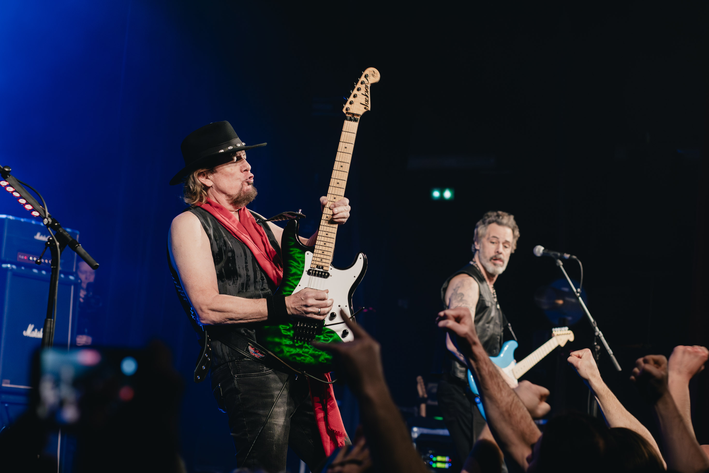 Deux guitaristes de légende au Trianon
