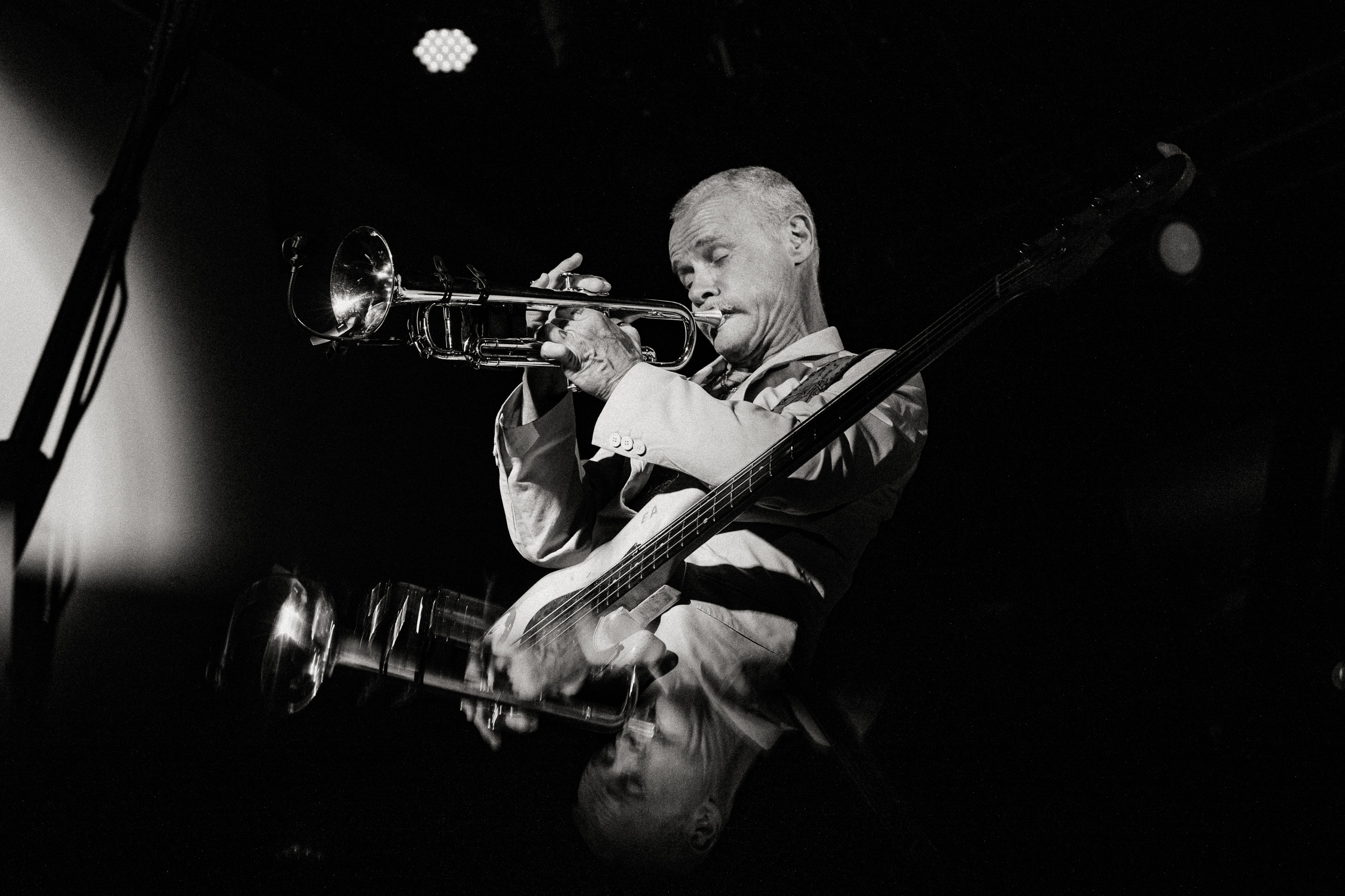 Honora : Flea à nu, entre jazz, soul et humanité
