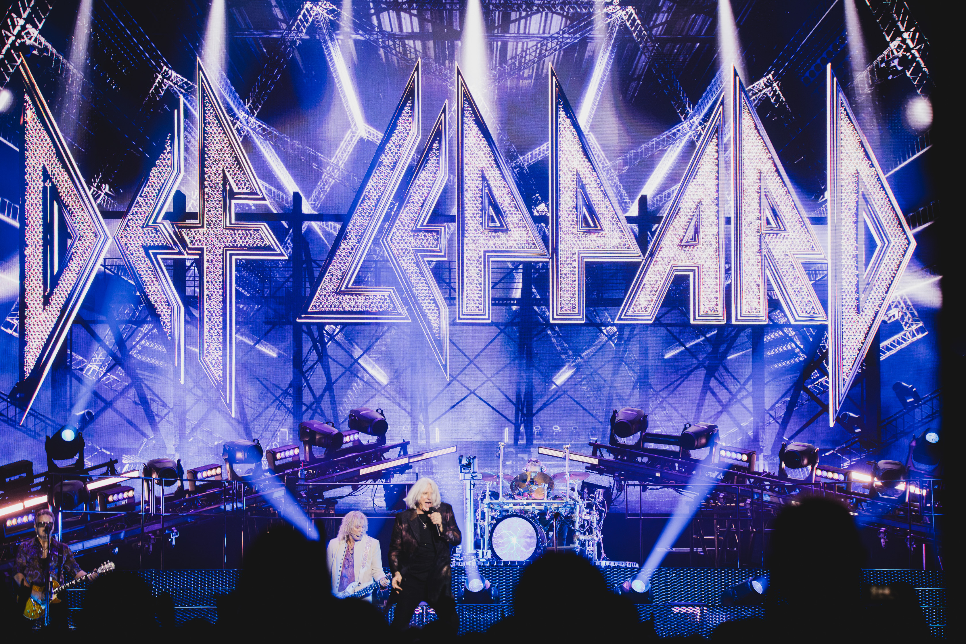 Quand le rugissement de Def Leppard résonne de nouveau à Paris