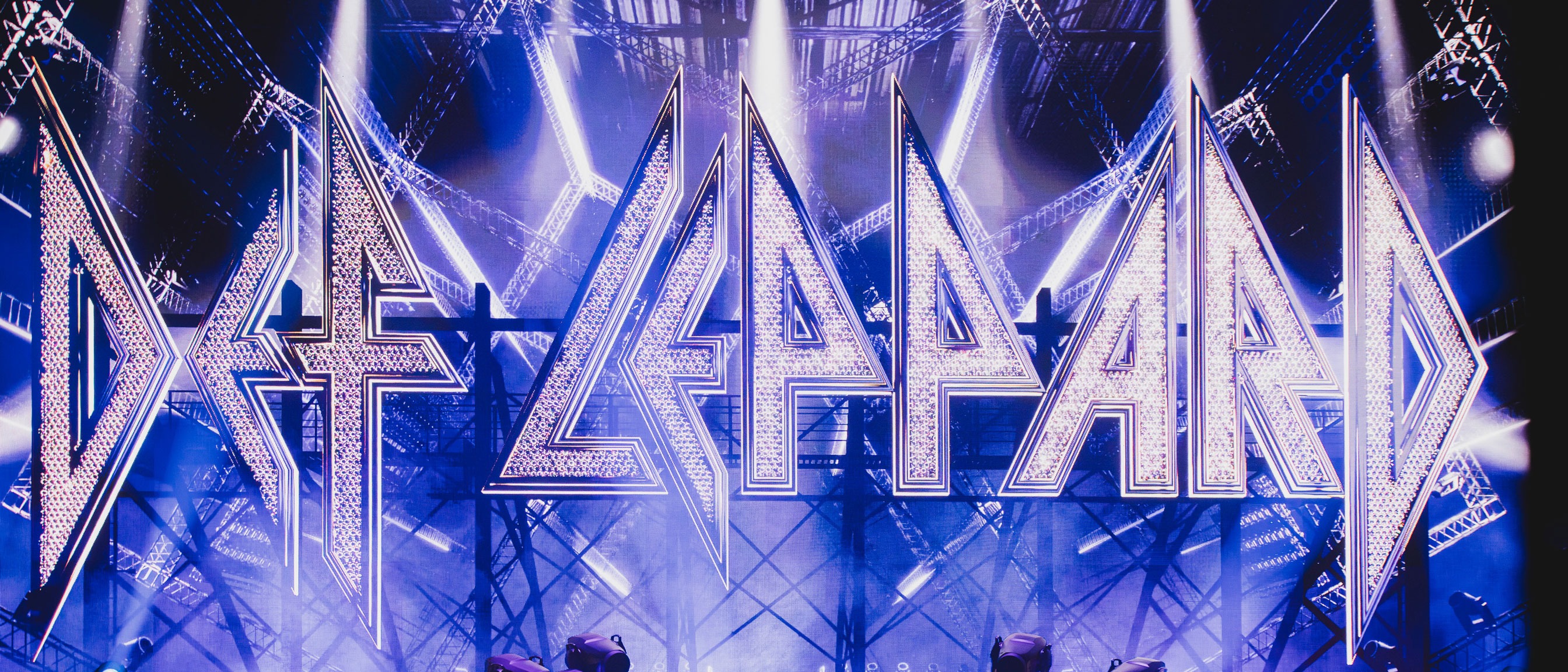Quand le rugissement de Def Leppard résonne de nouveau à Paris