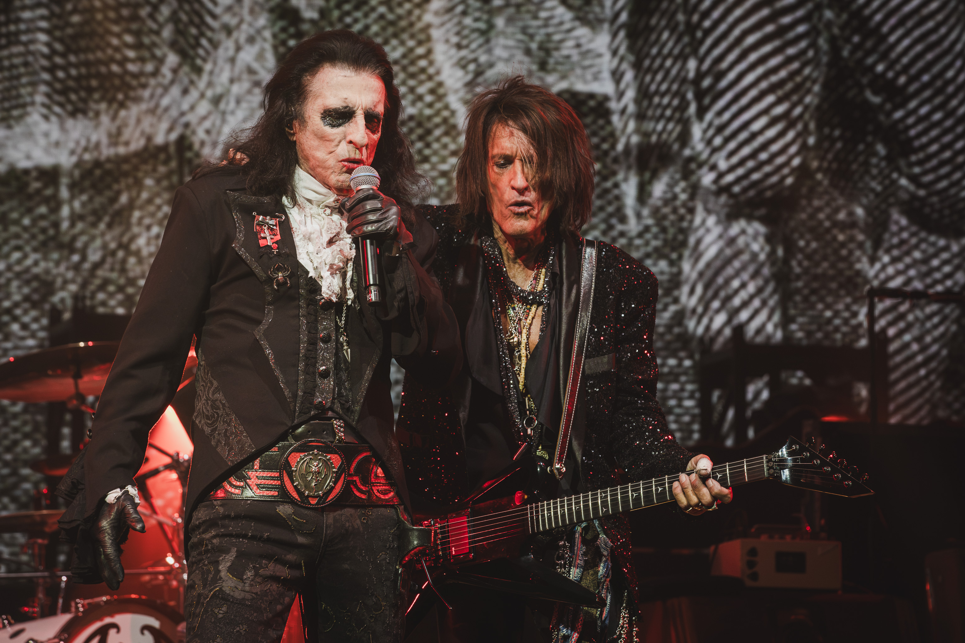 Hollywood Vampires croquent Paris à pleine dent