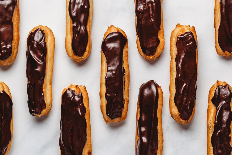 Eclairs in a row