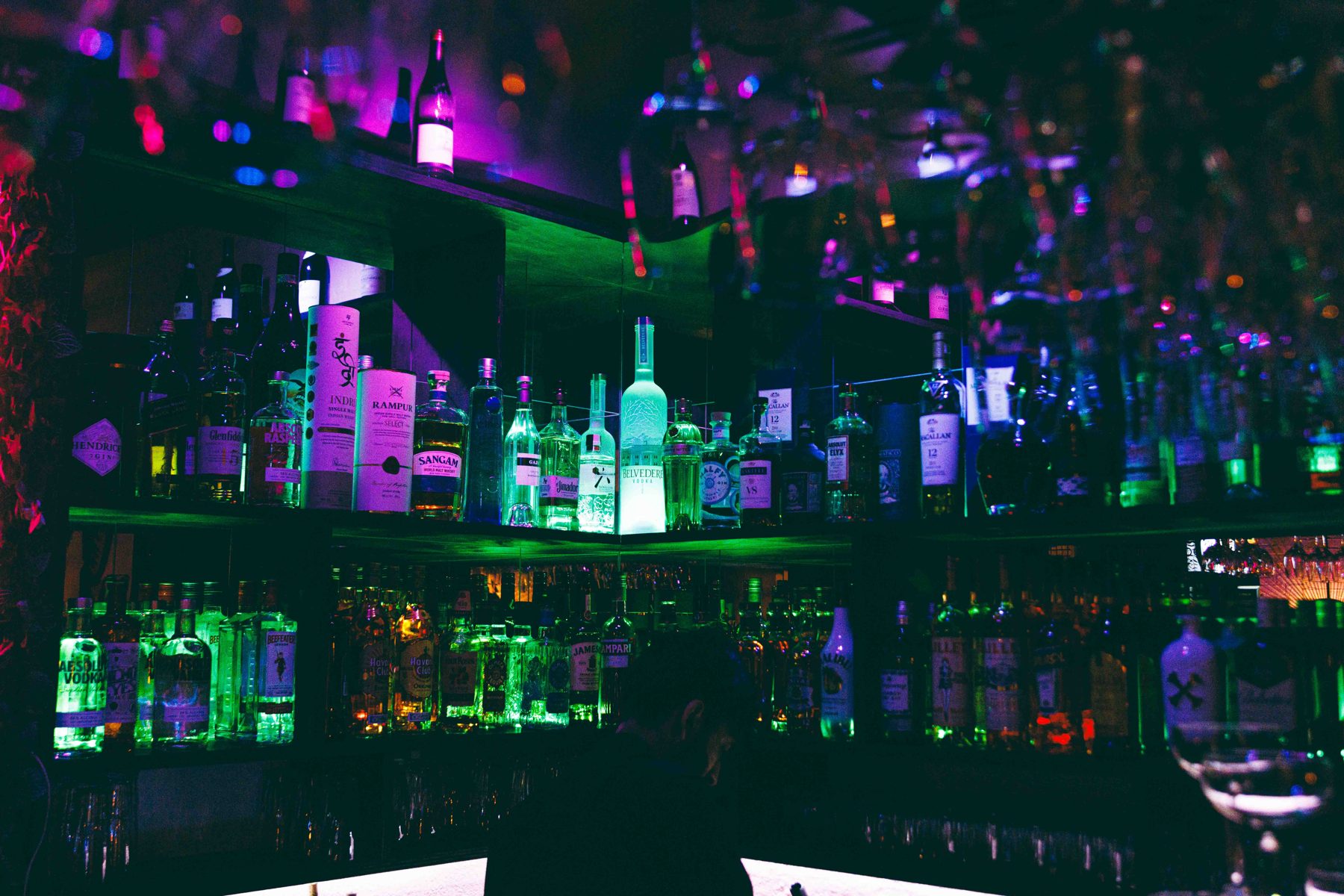 Chaachas cocktailbar om aftenen