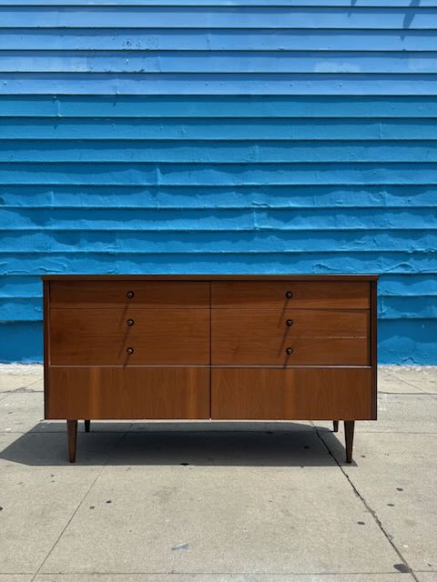 Bassett Trimline Dresser